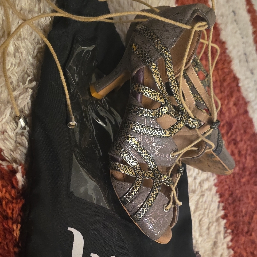 Burju Salsa Heels In Metallic - Picture 5 of 5